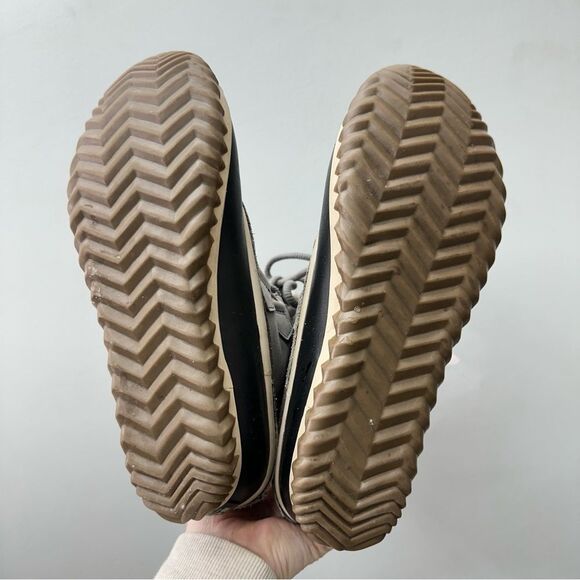 Sorel grey caribou slim winter boots women's 10.5 light wear as shown. - Picture 6 of 7